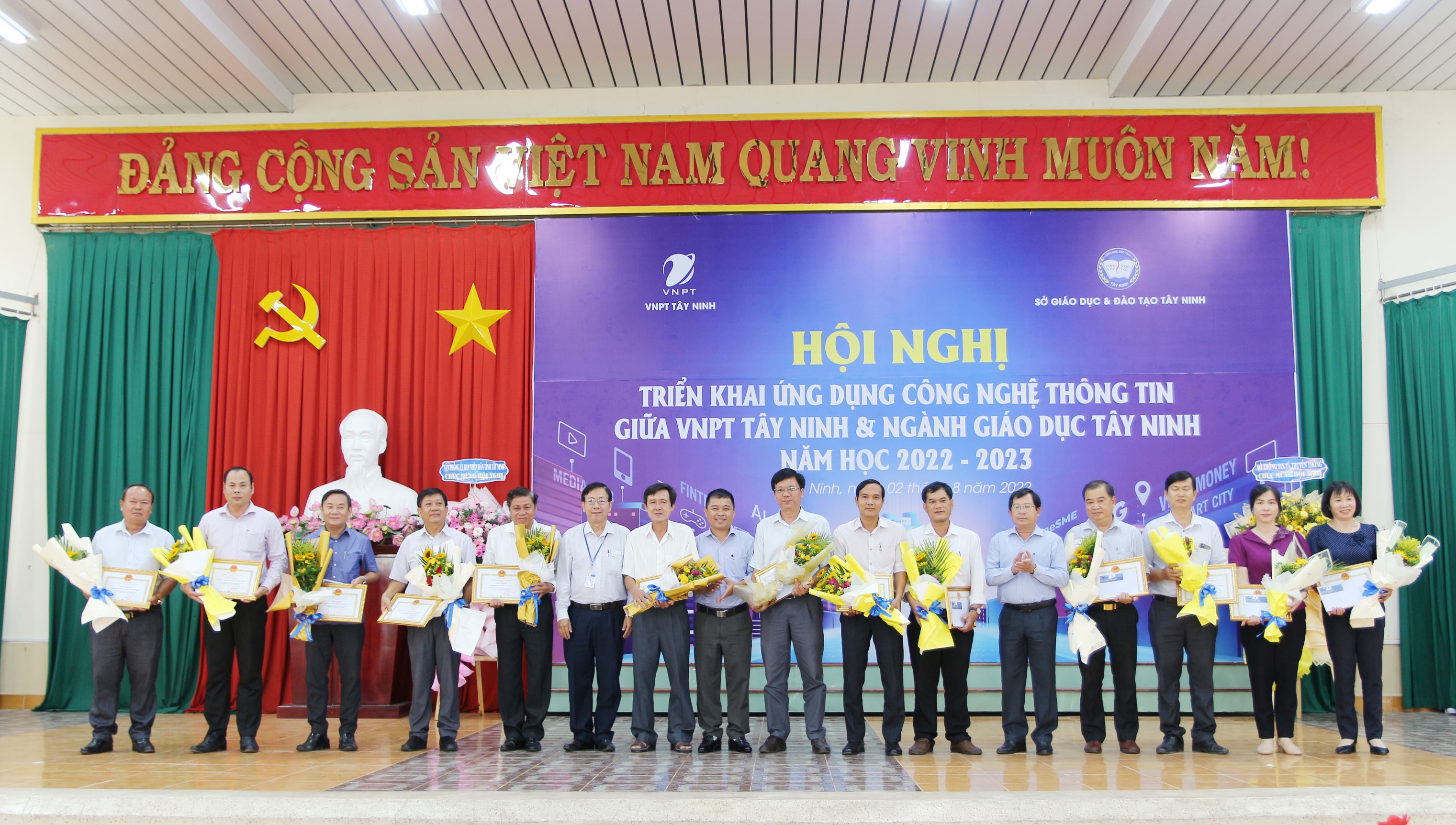 đánh bài đổi thưởng Quảng Ninh hướng dẫn